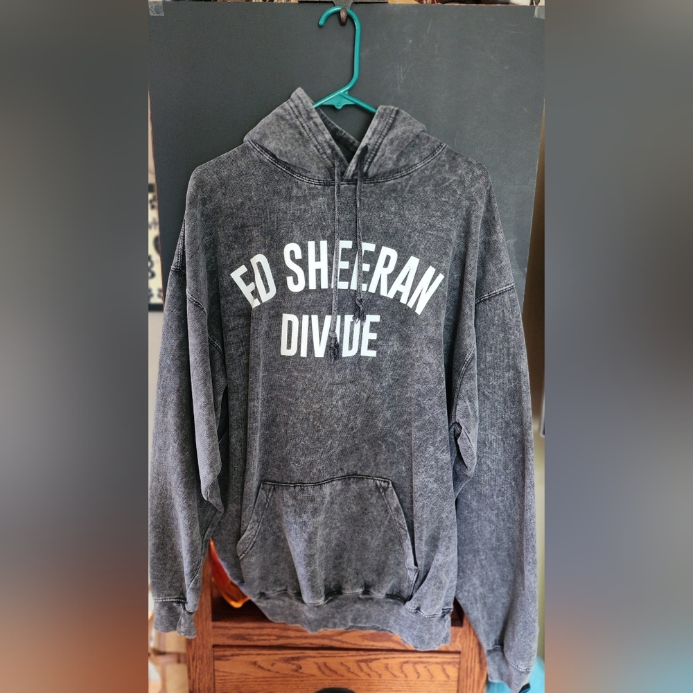Ed Sheeran concert hoddie (never worn)